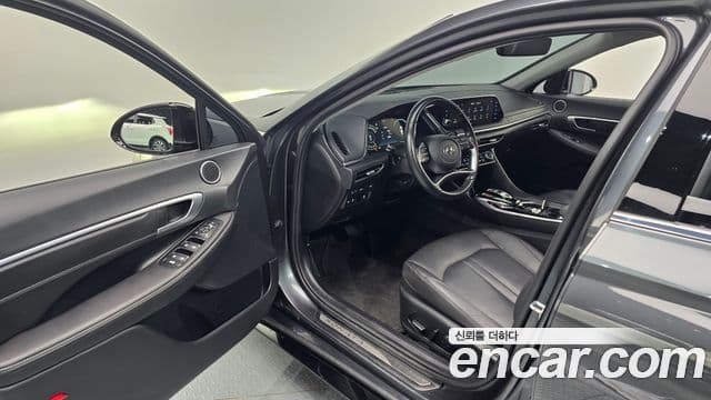 Hyundai Sonata 2022 — ფოტო 11/20