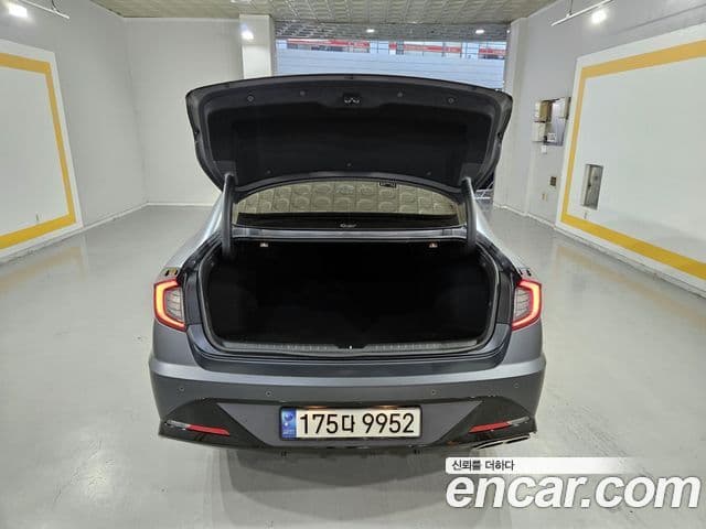 Hyundai Sonata 2022 — ფოტო 5/20