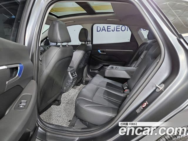 Hyundai Sonata 2022 — ფოტო 9/20