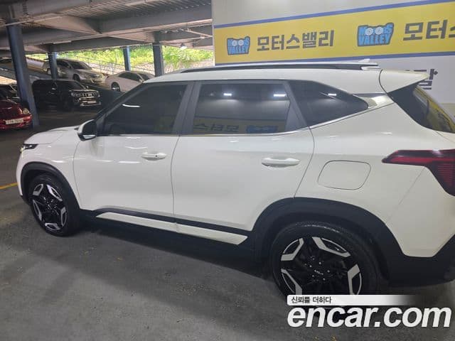 Kia Seltos 2022 — ფოტო 6/14