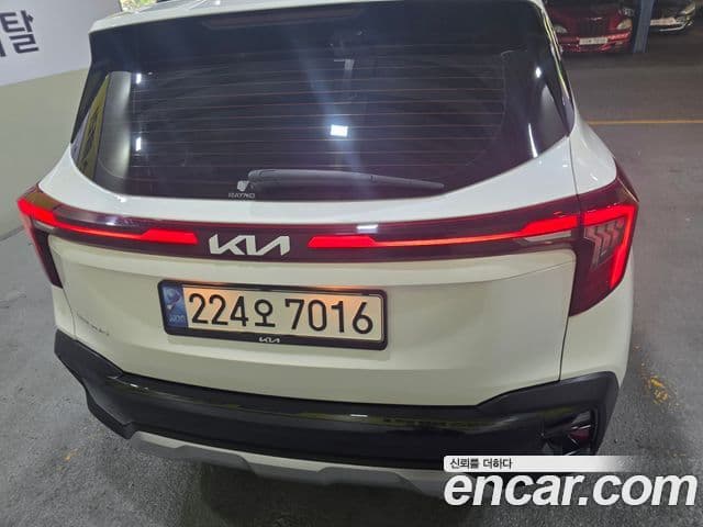 Kia Seltos 2022 — ფოტო 8/14