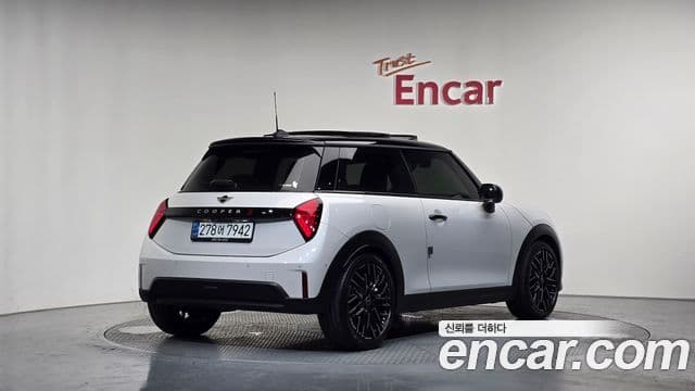 Mini Cooper S 2024 — ფოტო 2/20