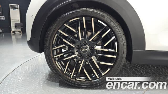 Mini Cooper S 2024 — ფოტო 5/20