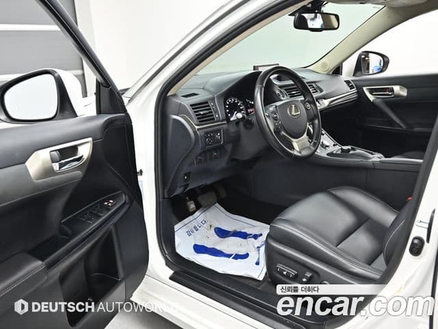 Lexus CT200h 2018 — ფოტო 11/20