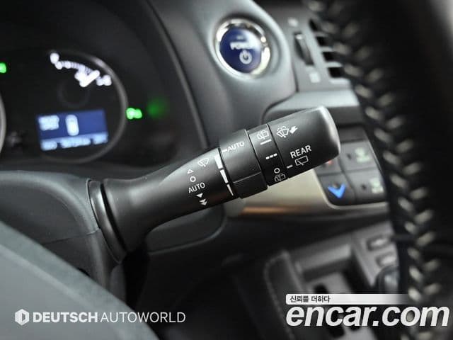 Lexus CT200h 2018 — ფოტო 16/20