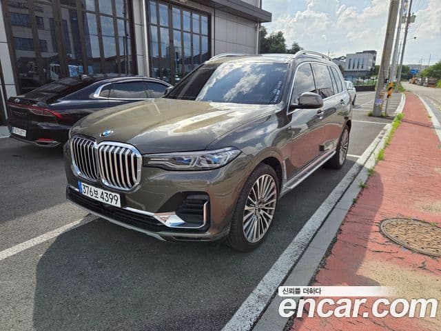 BMW X7 2022 — ფოტო 1/16