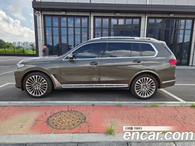 BMW X7 2022 — ფოტო 3/16