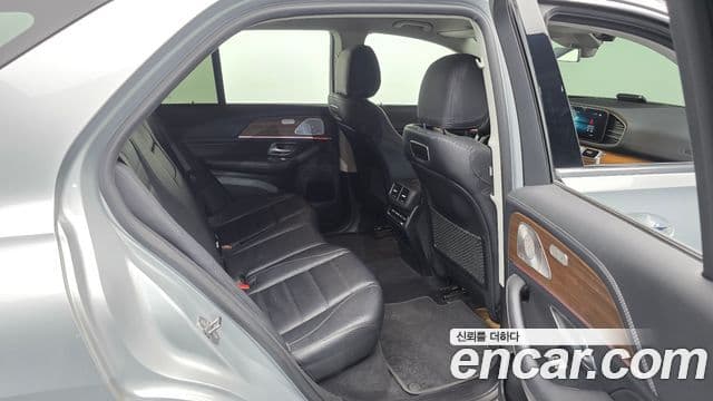 Mercedes-Benz GLE-Class 2019 — ფოტო 12/20