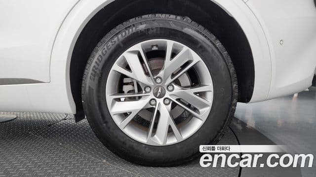Genesis GV70 2021 — Şəkil 27/36