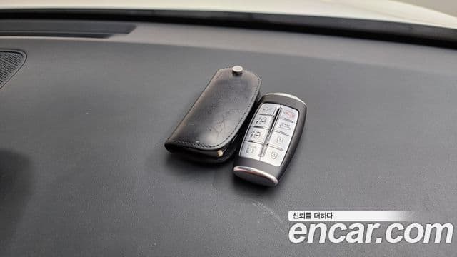 Genesis GV70 2021 — Şəkil 33/36