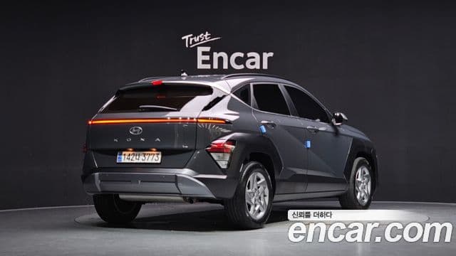 Hyundai Kona 2023 — фото 2 из 20