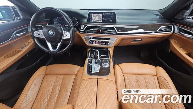 BMW 7 Series 2020 — Фото 6/20