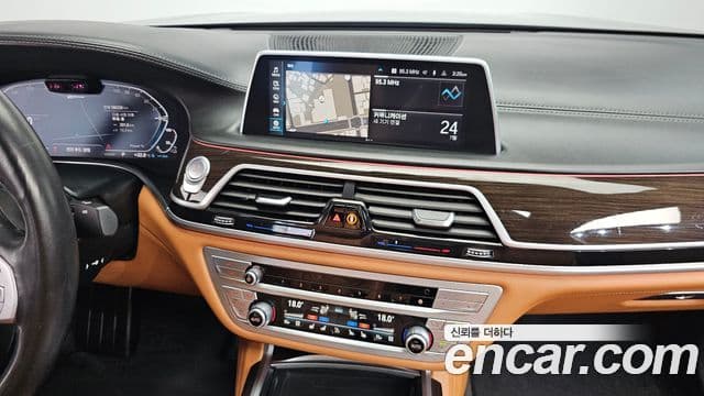 BMW 7 Series 2020 — Фото 13/20
