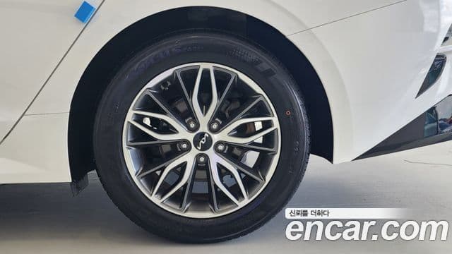 Kia K5 2022 — ფოტო 7/18