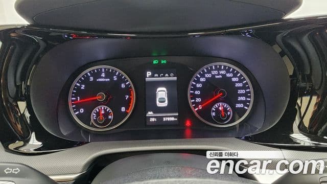 Kia K5 2022 — ფოტო 10/18