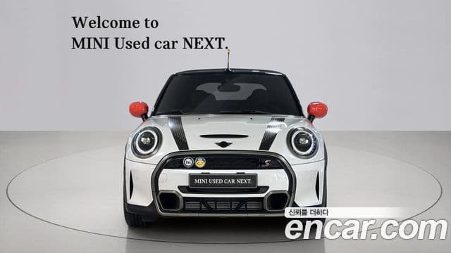 Mini Cooper S Convertible 2024 — ფოტო 2/20