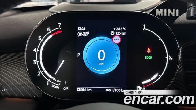 Mini Cooper S Convertible 2024 — ფოტო 6/20