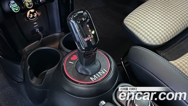 Mini Cooper S Convertible 2024 — ფოტო 7/20