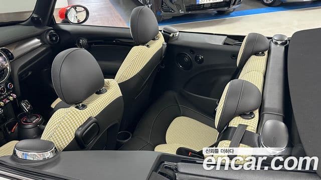 Mini Cooper S Convertible 2024 — ფოტო 10/20
