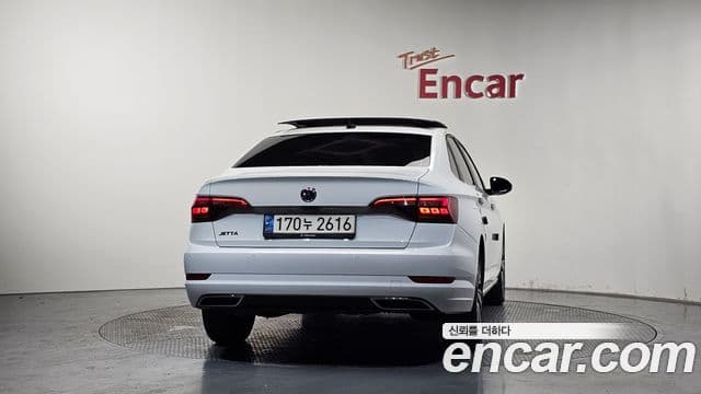 Volkswagen Jetta 2021 — ფოტო 4/20