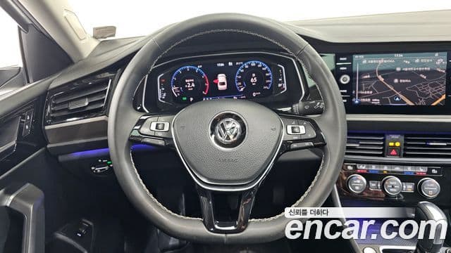 Volkswagen Jetta 2021 — ფოტო 13/20