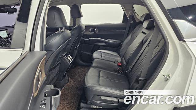 Kia Sorento 2022 — Фото 12/20