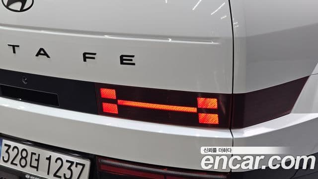 Hyundai Santa Fe 2025 — Photo 10/35