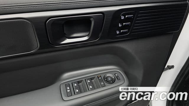 Hyundai Santa Fe 2025 — Photo 14/35