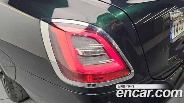 Rolls-Royce Ghost 2023 — Photo 17/39
