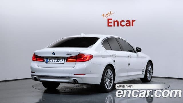 BMW 5 Series 2019 — фото 2 из 20