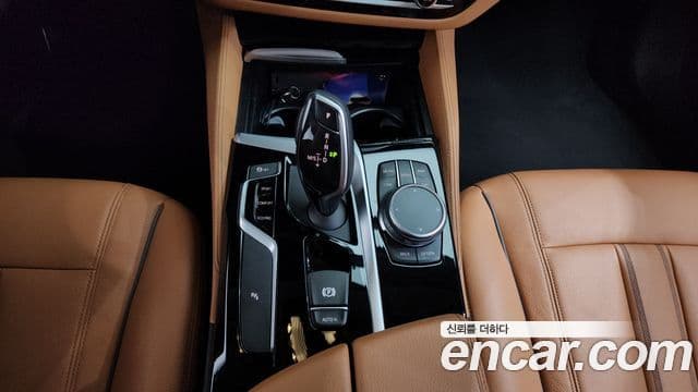 BMW 5 Series 2019 — фото 9 из 20