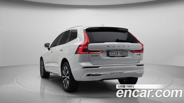 Volvo XC60 2023 — ფოტო 1/20