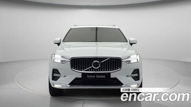 Volvo XC60 2023 — ფოტო 2/20