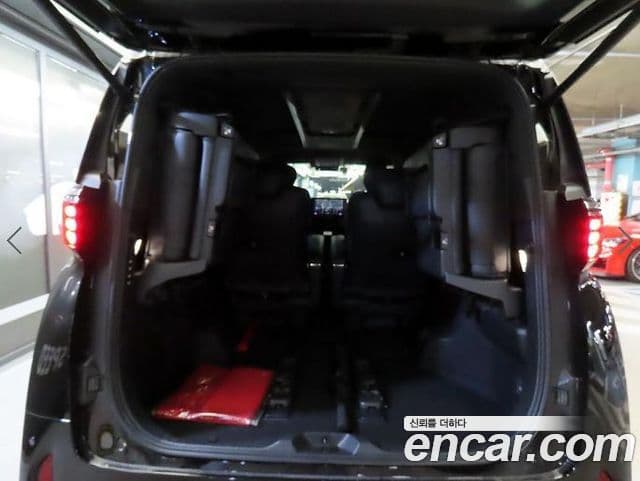 Toyota Alphard 2024 — фото 13 из 20