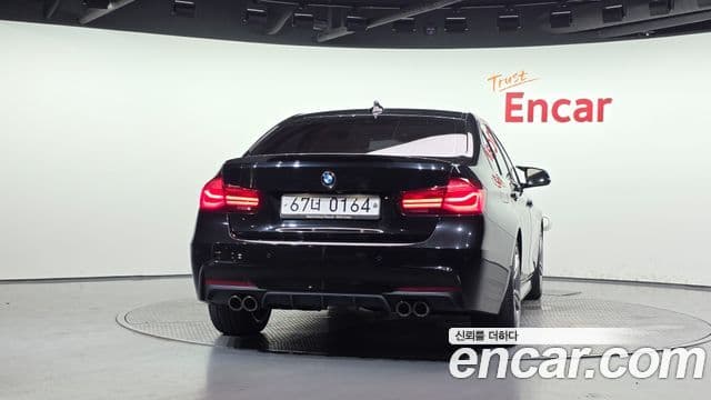 BMW 3 Series 2018 — ფოტო 4/20