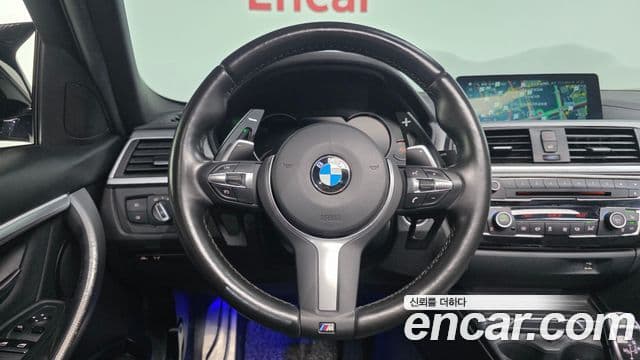 BMW 3 Series 2018 — ფოტო 13/20