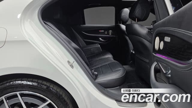 Mercedes-Benz E-Class 2023 — Фото 11/20
