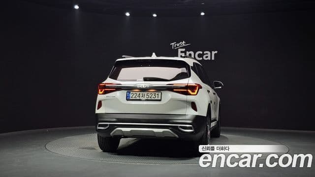 Kia Seltos 2022 — фото 4 из 20