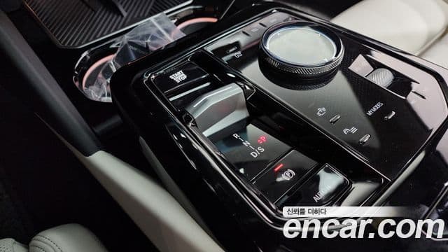 BMW 5 Series 2025 — Фото 8/20