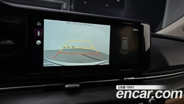 Kia Carnival 2022 — фото 16 из 20