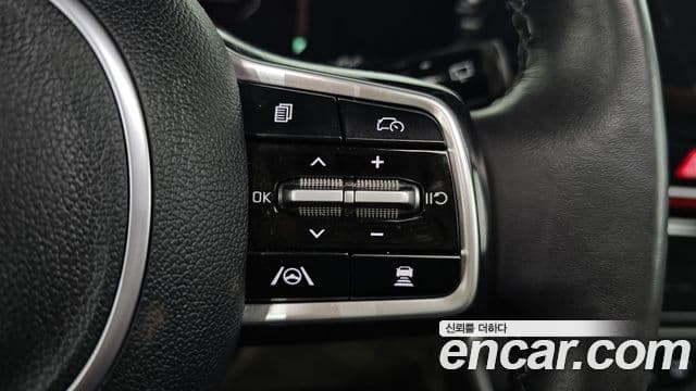 Kia Carnival 2024 — ფოტო 16/20