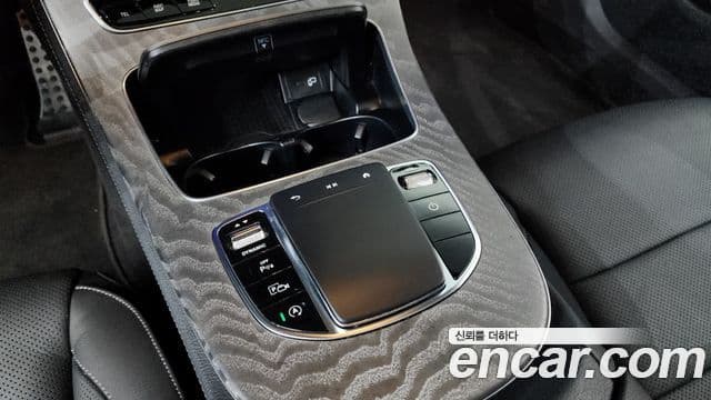 Mercedes-Benz E-Class 2023 — фото 9 из 20