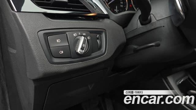 BMW X1 2018 — Şəkil 18/20