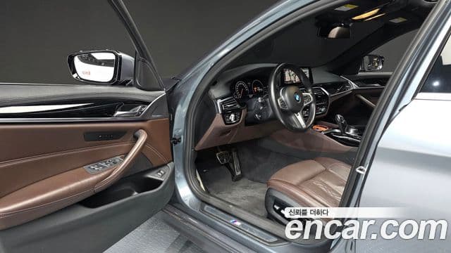BMW 5 Series 2019 — Şəkil 10/20