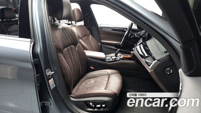 BMW 5 Series 2019 — Şəkil 11/20