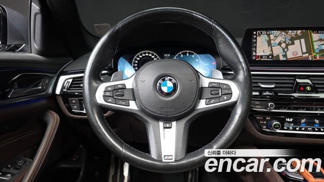 BMW 5 Series 2019 — Şəkil 13/20