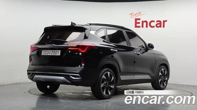 Kia Seltos 2022 — ფოტო 2/20