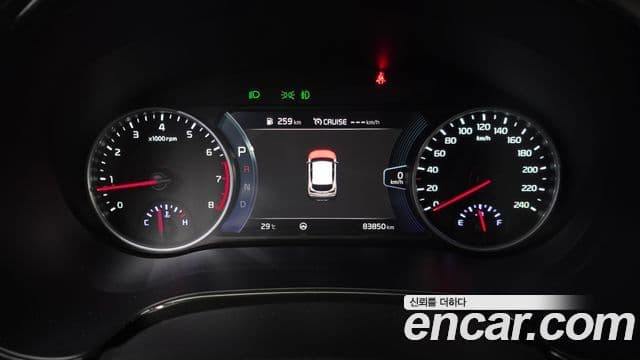 Kia Seltos 2022 — ფოტო 8/20