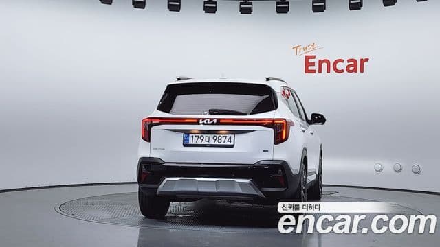 Kia Seltos 2023 — Şəkil 4/20