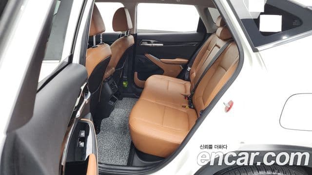 Kia Seltos 2023 — Şəkil 11/20